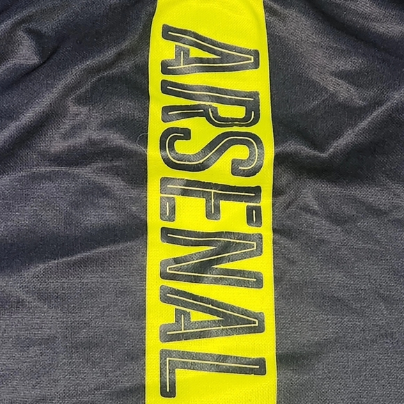 Arsenal FC 2016-17 Training shirt - Picture 5 of 7